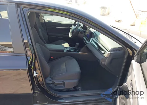 2025 Toyota Camry Le z USA, uszkodzony, nr VIN 4T1DAACK0SU532972